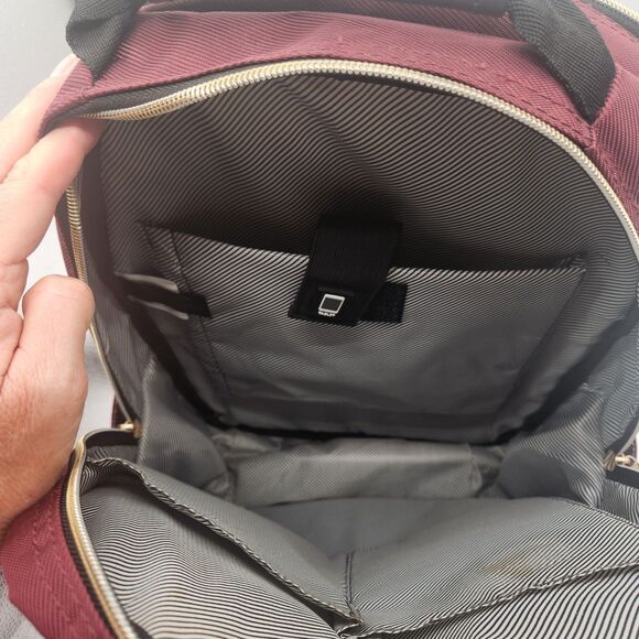 Kenneth Cole Reaction Back Pack Burgundy 15"x11"x7" Outer & Inner Pockets - Picture 14 of 16